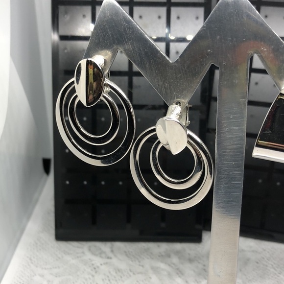 Bundle lot 2 modernist style geometric earrings Napier and Avon - Picture 3 of 6